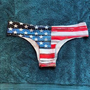 Seamless ULTRA Cheeky Bikini Bottoms